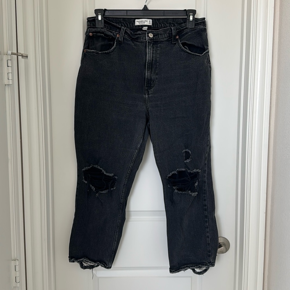 A&F Curve Love Ankle Straight Jeans